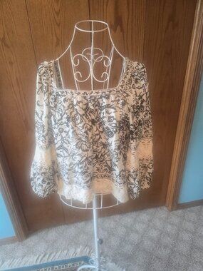 Christian Siriano NY Floral Linen Blend Top — Medium